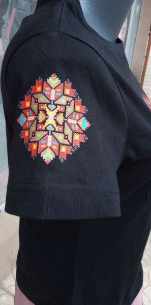 Дамска тениска Malfini Basic 134 – български фолклорен мотив, модерен стил и комфорт