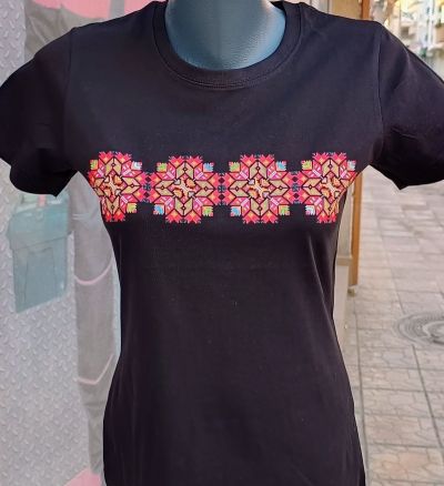 Дамска тениска Malfini Basic 134 с български фолклорен мотив – модерен стил и комфорт