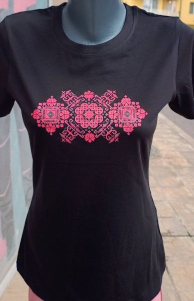 Дамска тениска Malfini Basic 134 с български фолклорен мотив – модерен стил и комфорт