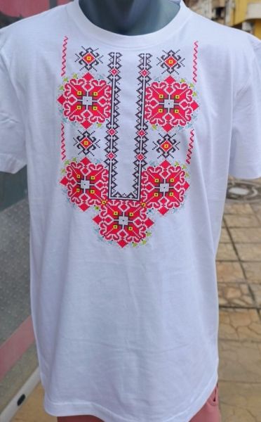 Мъжка тениска Malfini Basic 129 с български фолклорни шевици – стил и комфорт