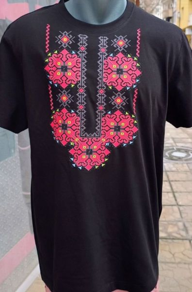 Мъжка тениска Malfini Basic 129 с български фолклорни шевици – стил и комфорт